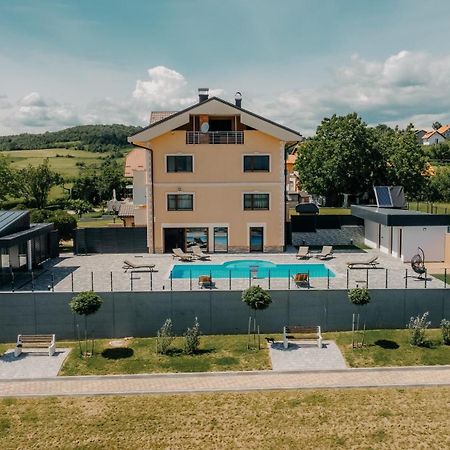 Villa Lamija Bihac Luaran gambar
