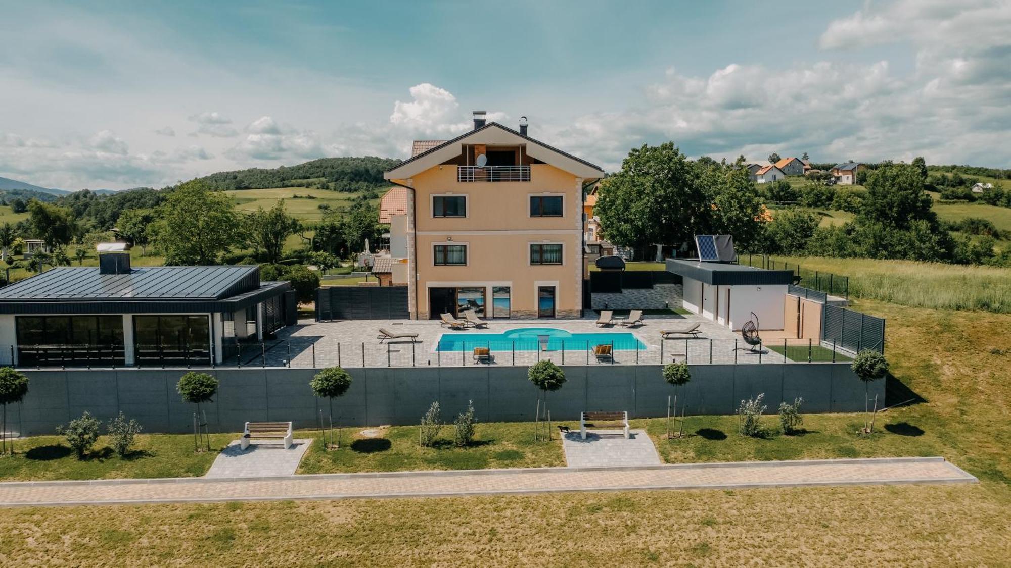 Villa Lamija Bihac Luaran gambar